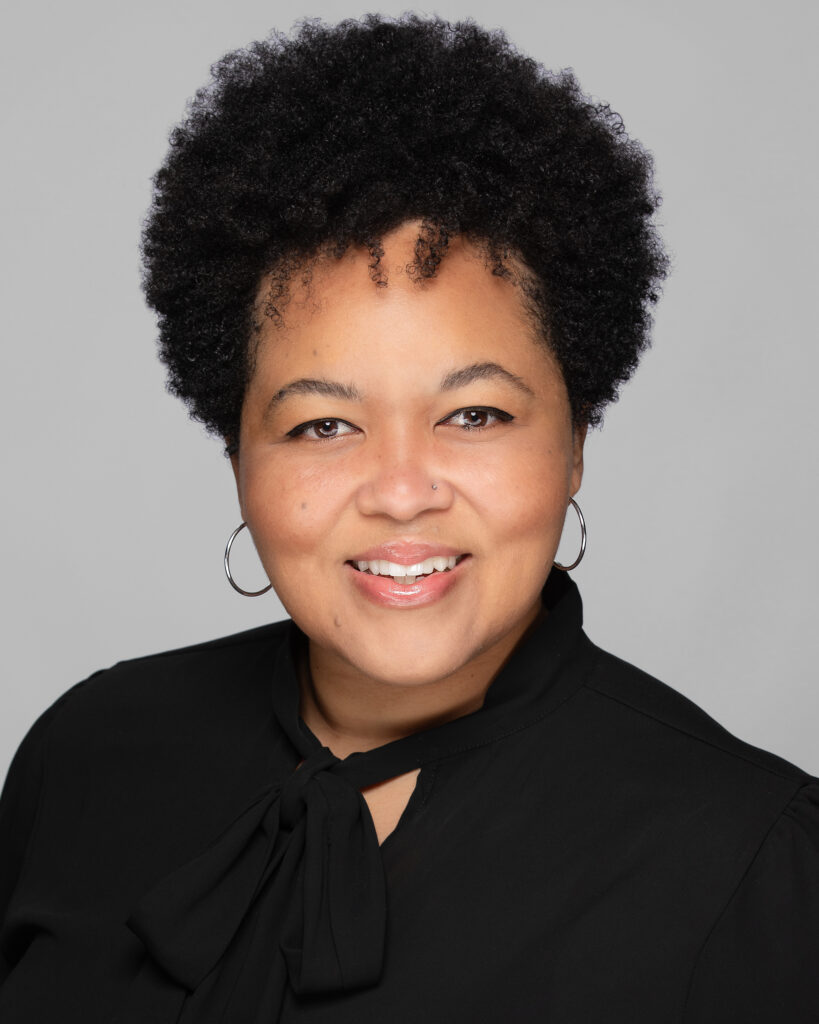 Simmons Dominique 00140 8x10 2 Dominique Simmons