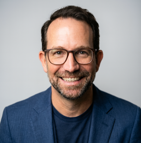 Nicolas Escherich: Building Clarity in AI Chaos 1 Nicolas Quadrad Profilfoto Dez2025 Nicolas Escherich